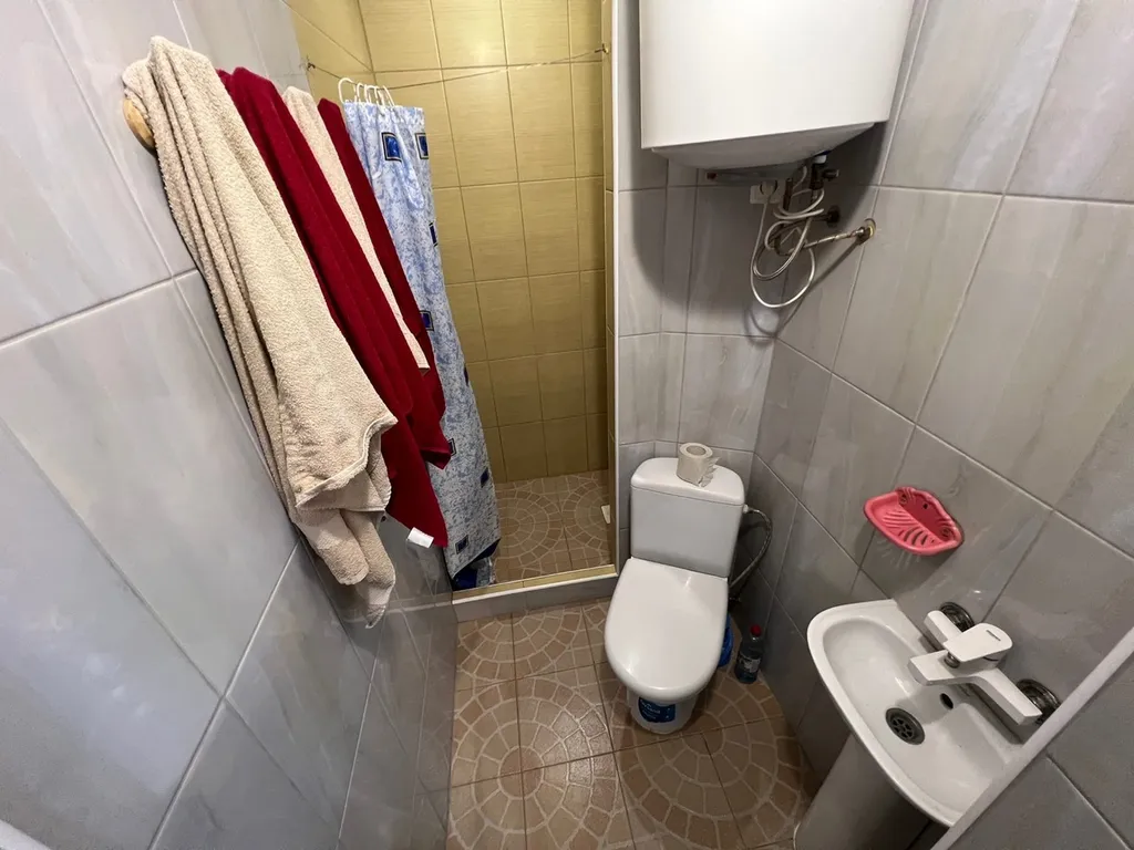 Двухкомнатный дом-студия со своим двором у парка Фрунзе