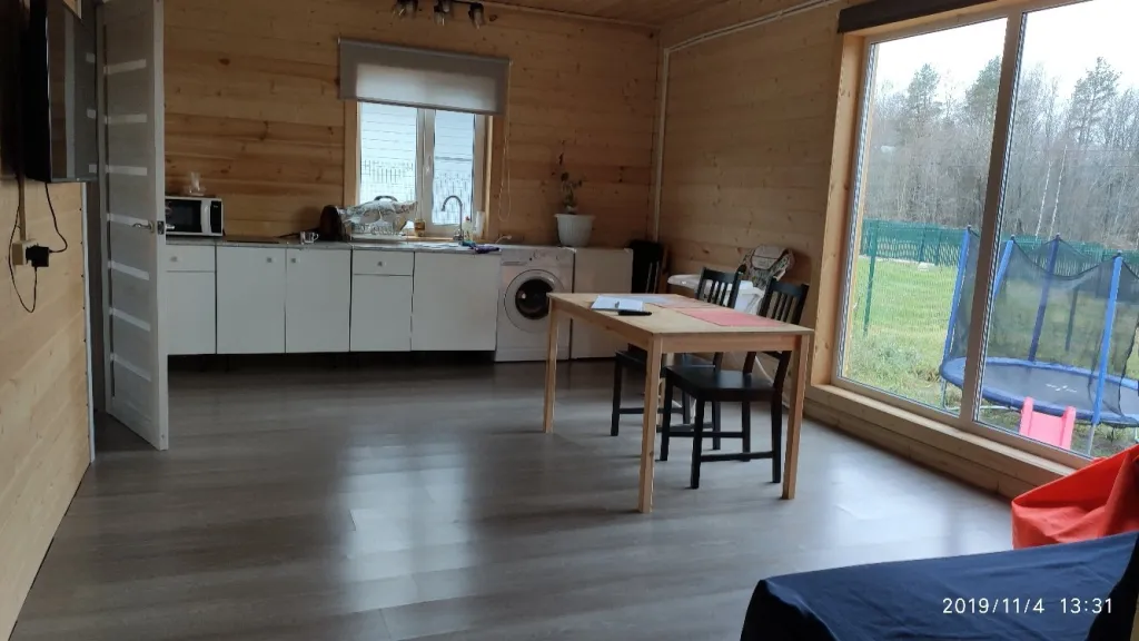 Коттедж Коттедж Дуплекс с сауной, терассой, зоной барбекю и детской площадкой — Уткино