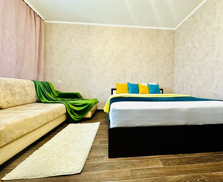 Уютная 1-комнатная квартира с балконом в центре города — аренда посуточно в Ноябрьск