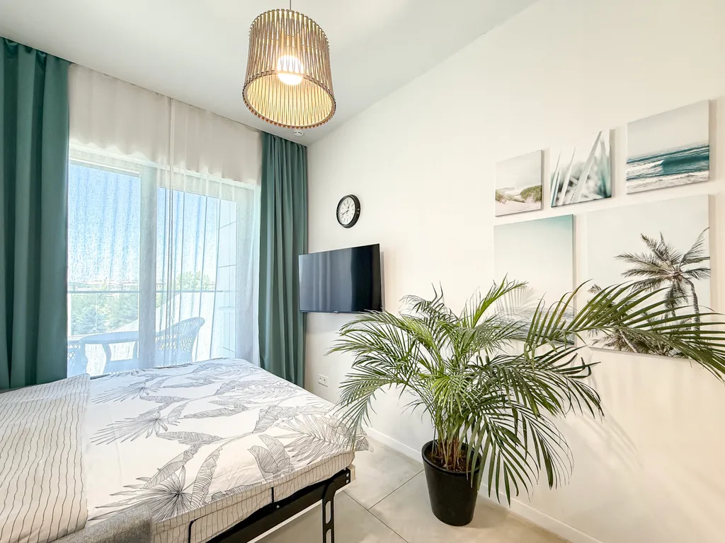 Квартира Квартира Студия в апарт-отеле с бассейном, собственным песчаным пляжем, парком — Анапа