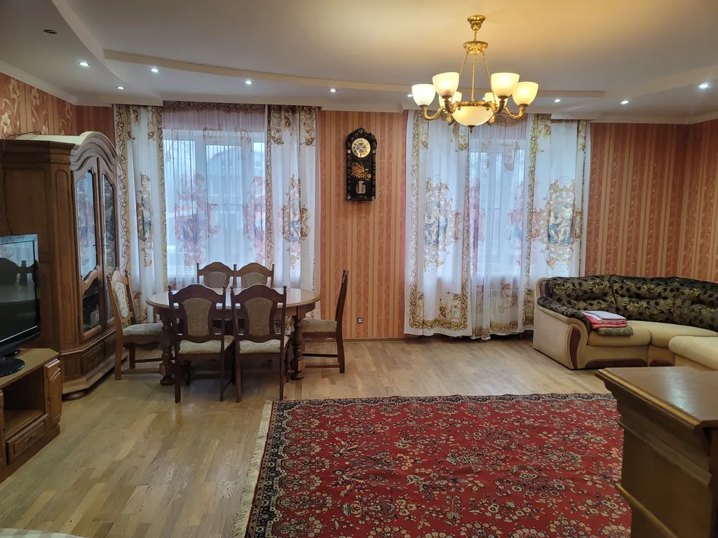 Дом с баней и бассейном в центре старого города