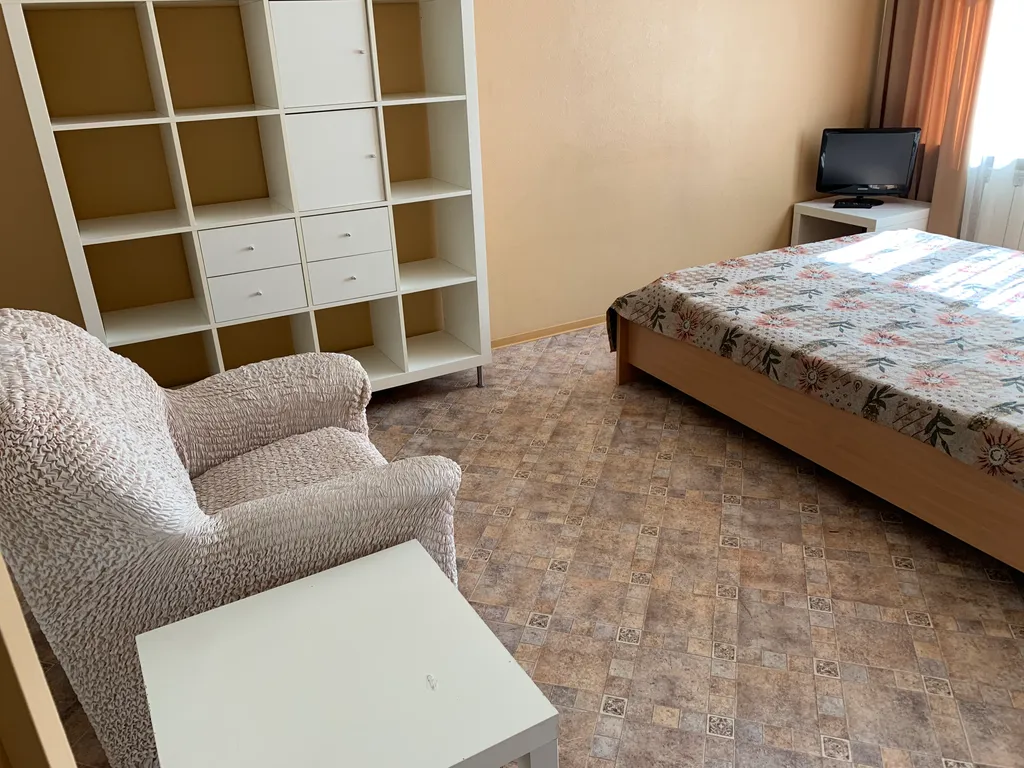 Квартира Светлая однокомнатная квартира для спокойного отдыха в центре — Красноярск