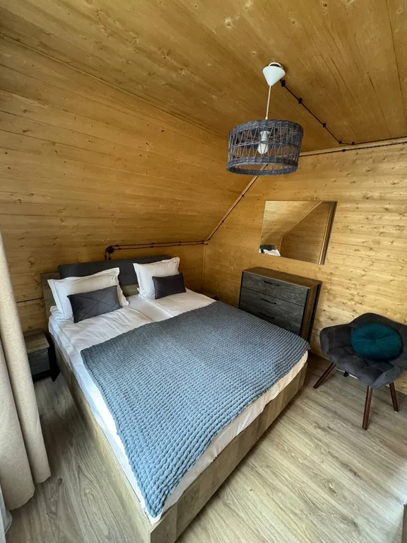 Новый современный дом в лесной зоне