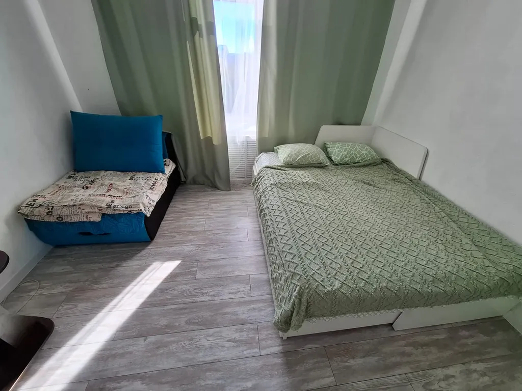 Квартира Две раздельные комнаты и балкон — Омск