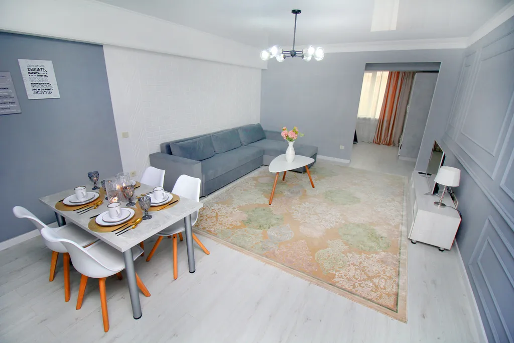 Квартира Просторный апартамент в Молодежном — Алматы