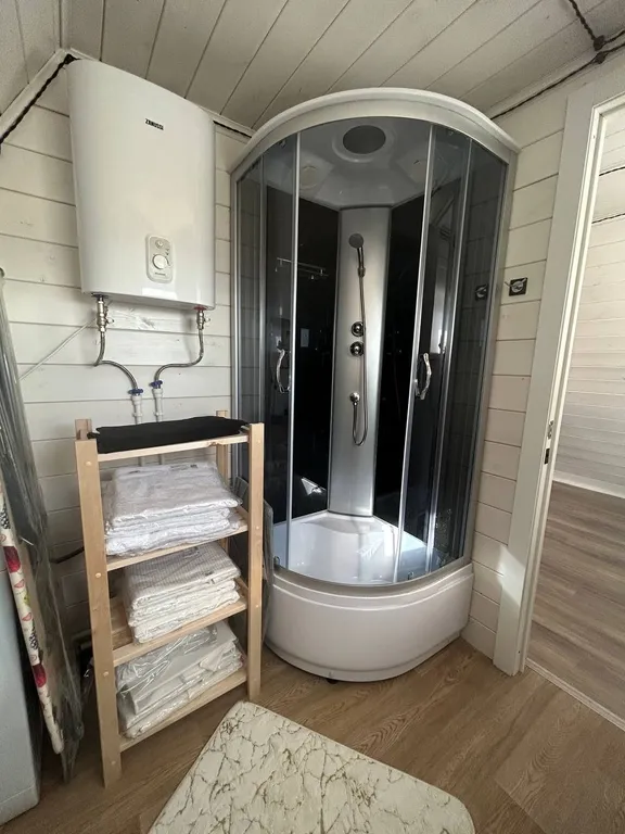 Уютный дом в стиле Афрейм в черте города