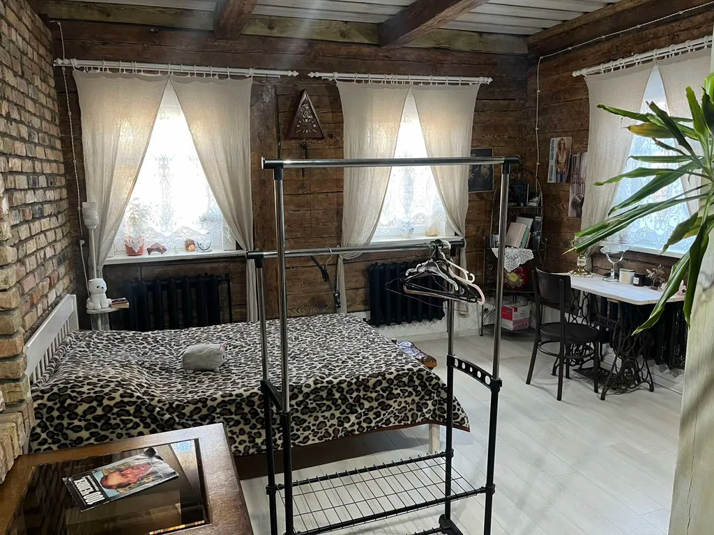 Часть дома с отдельным входом в центре города