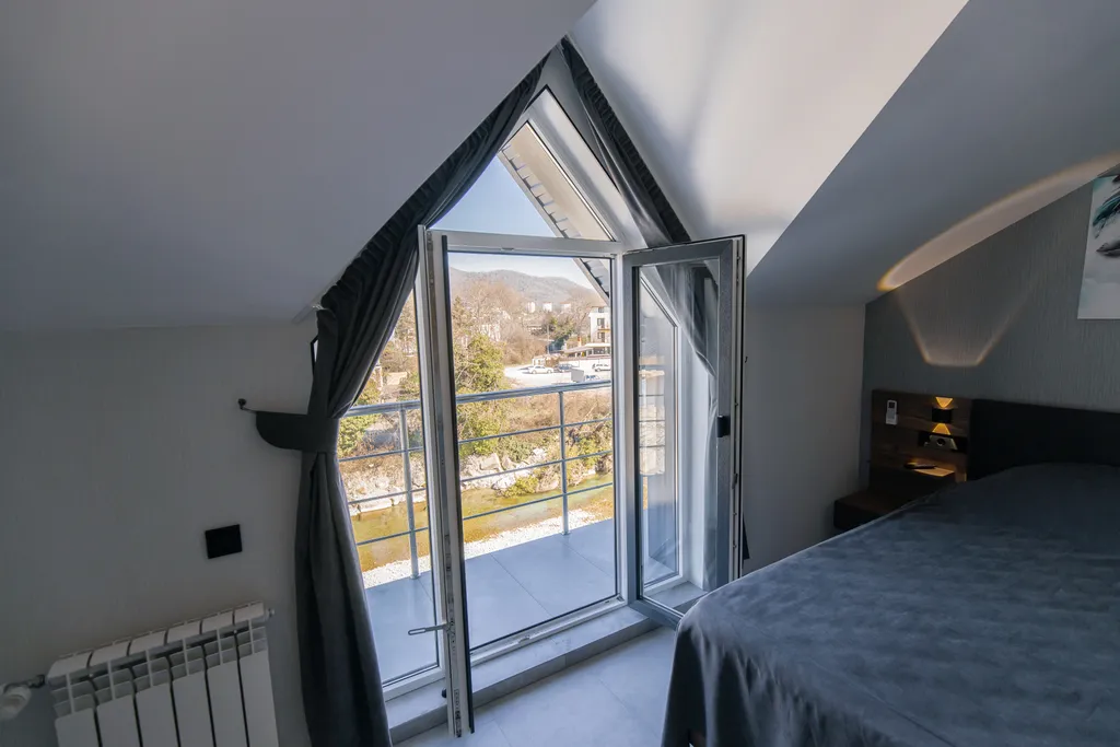 Студия с балконом