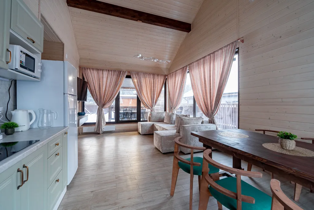 Уютный коттедж с горячей купелью и сауной - 10 минут от города