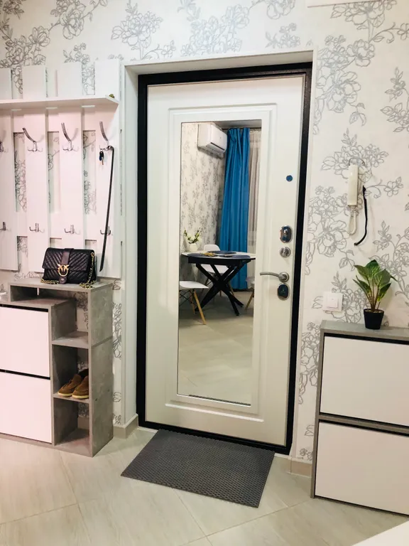 Уютна двухкомнатная квартира с видом на море