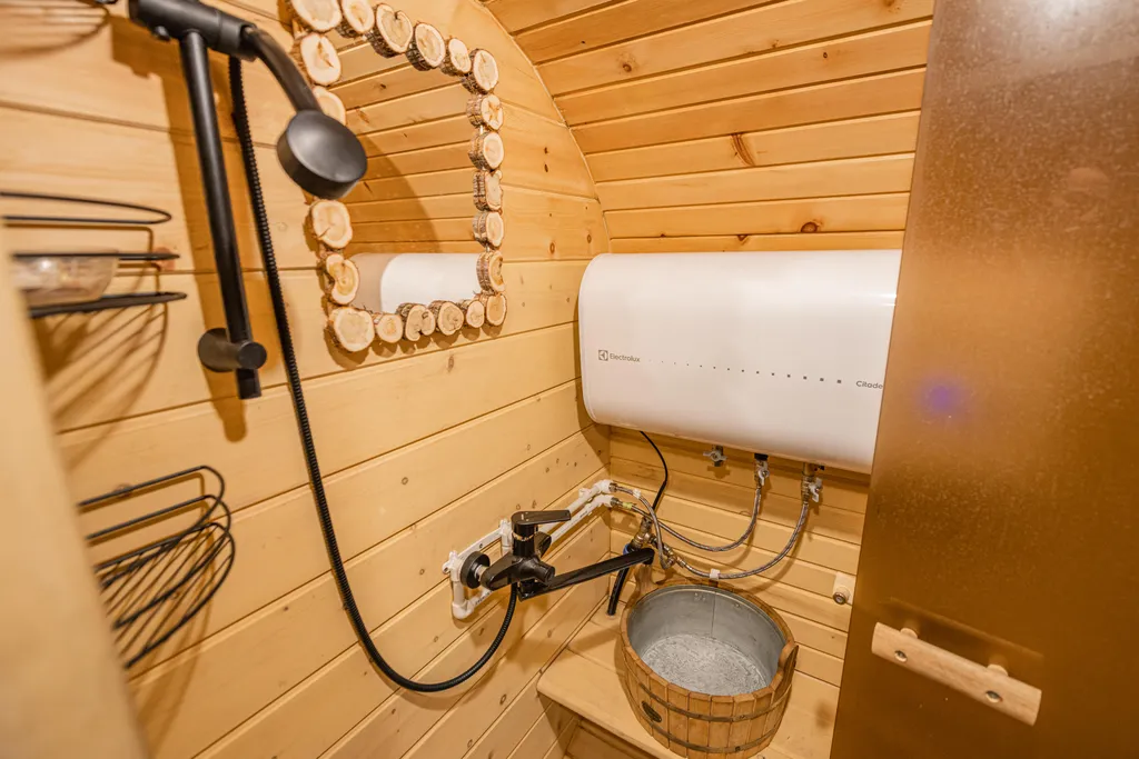 Загородный дом в окружении леса Grovehause