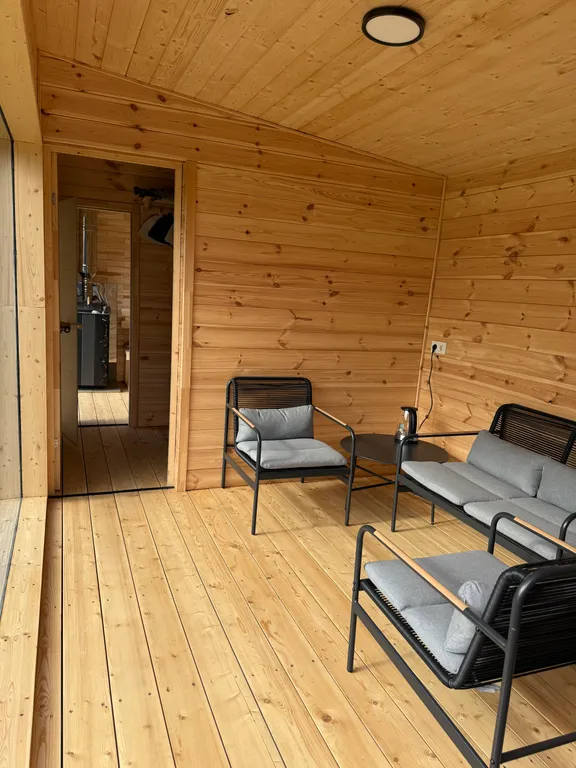 Коттедж с чаном и сауной в черте города