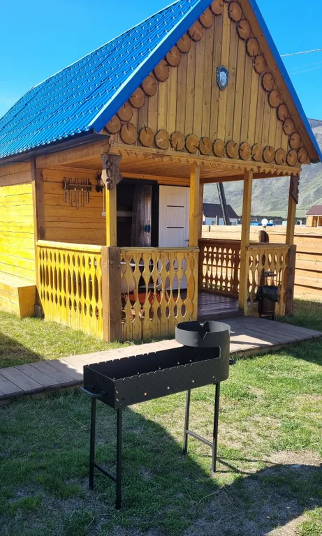 Четырёхместный домик с удобствами внутри