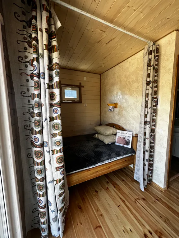 Деревенский отдых на берегу озера с городским комфортом