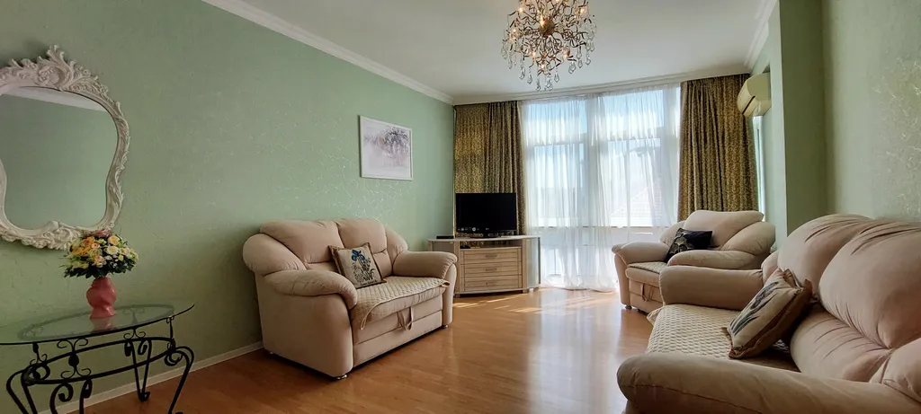 Большая уютная 2-комнатная квартира в тихом центре с 2мя балконами