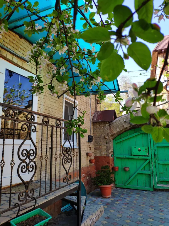 Коттедж Дом с двумя спальнями и двориком в историческом центре — Пятигорск