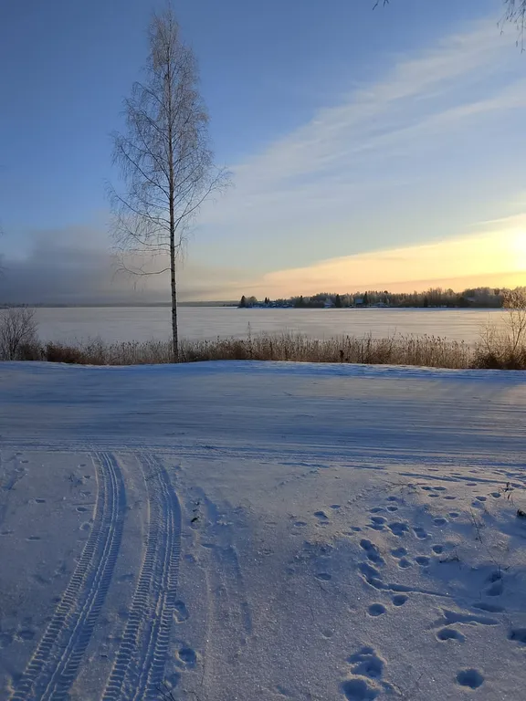 Уютный домик с видом на озеро