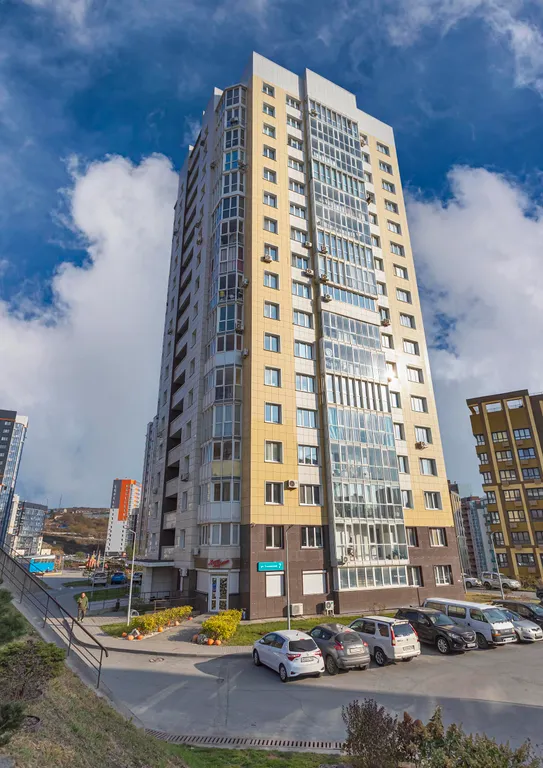 Квартира с видом на море на высоком этаже, рядом с островом Русским