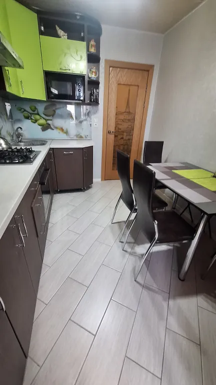 Большая трёхкомнатная квартира в оживлённом районе города