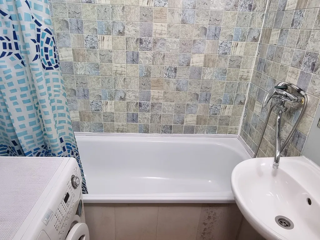 Квартира Светлая однокомнатная квартира для комфортного размещения — Красноярск