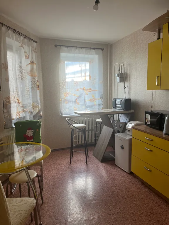 Светлая, тёплая, просторная однокомнатная квартира с видом на город