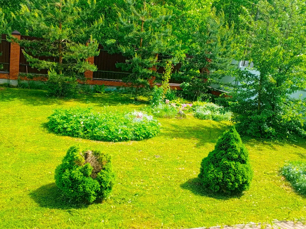 Уютный, бревенчатый дом