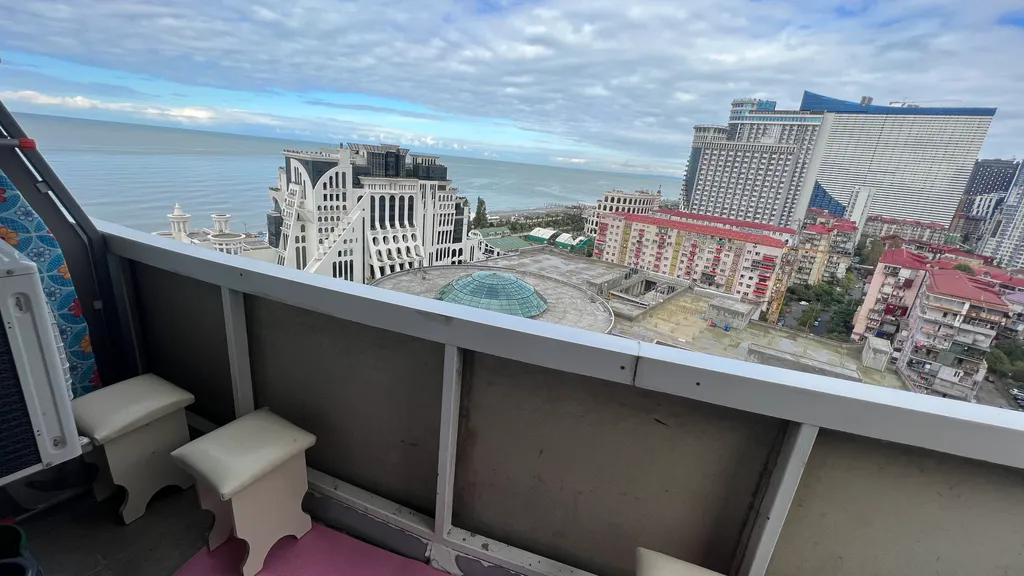 Номер с видом на море, Волна, Orby residents