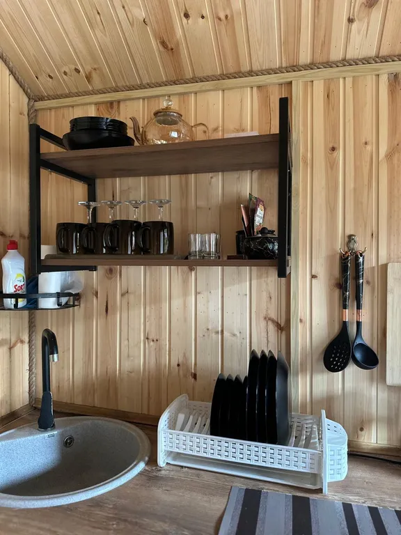 База отдыха теси с уютными домиками и видом на горы