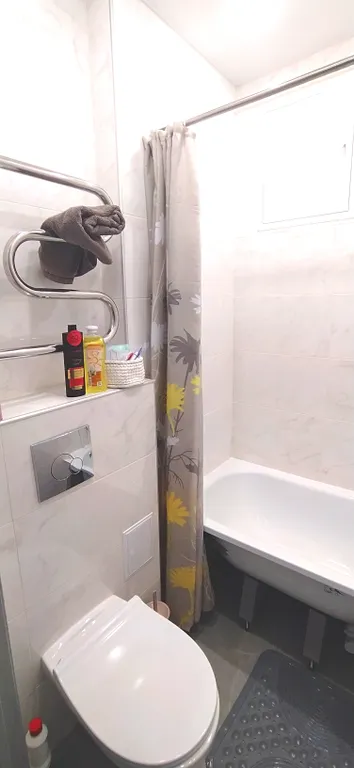 Чистая и комфортная студия в 300 метрах от метро Уралмаш