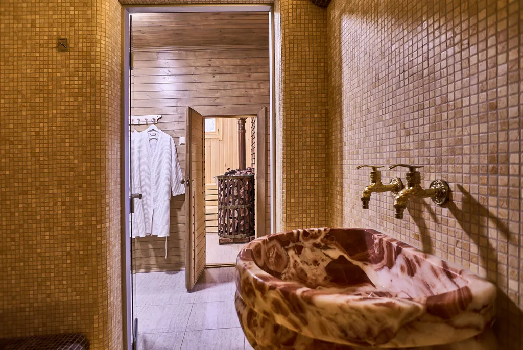 Дом с баней, хамамом, караоке и теплым уличным бассейном