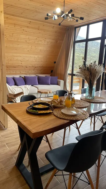 Дом с видом на горы