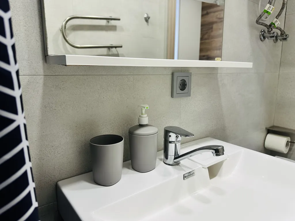 Студия с дизайнерским ремонтом