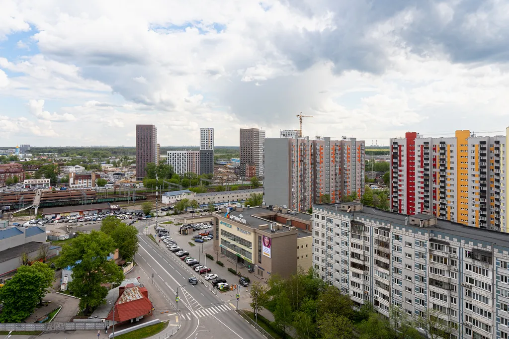 Евро девушка в Красном ките