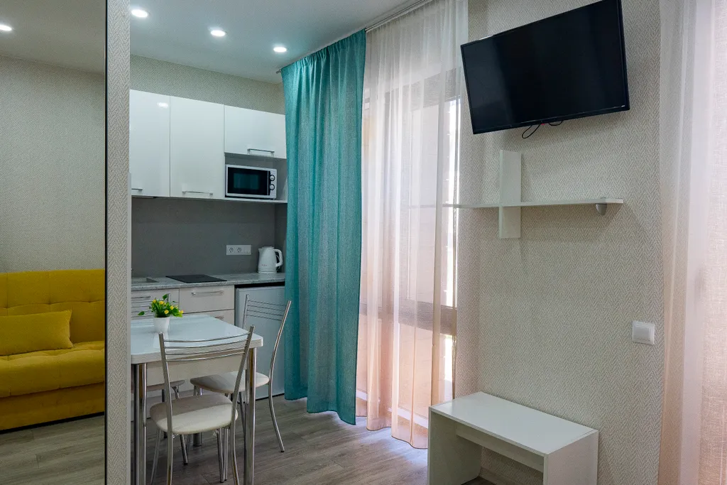 Трехместные апартаменты с балконом рядом с морем