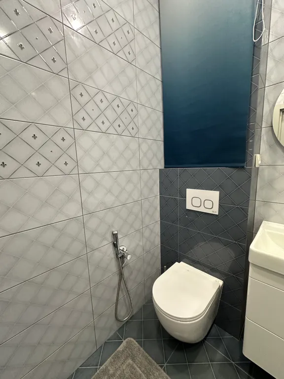 Уютная новая квартира с высокими потолками и потрясающими закатами