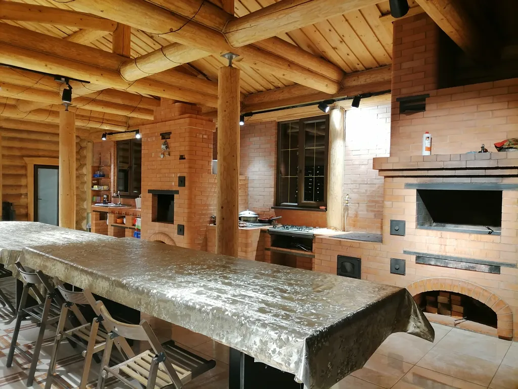 Уютный коттедж из бруса с бассейном