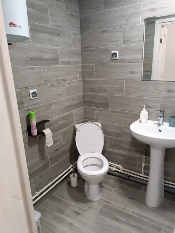 Удобная комната со всеми удобствами в центре города с евроремонтом