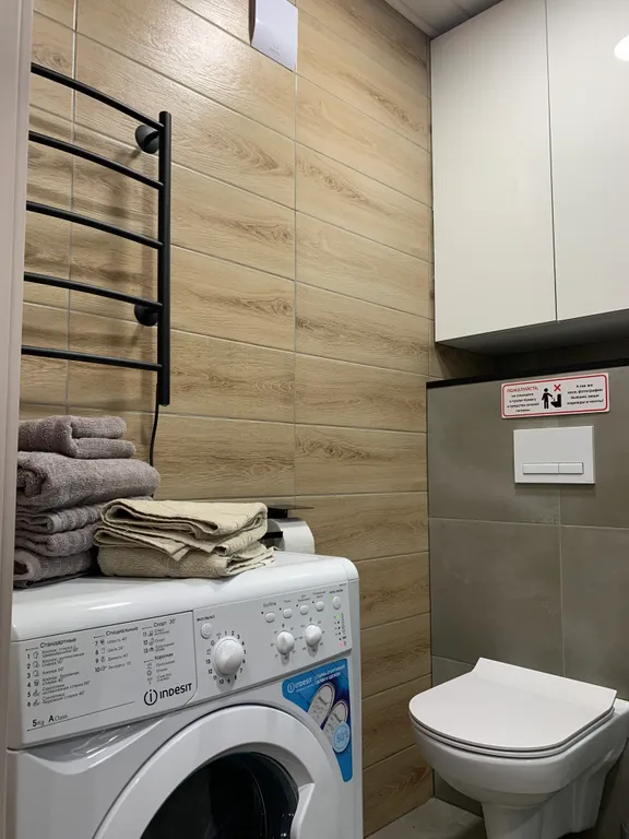 Коттедж Уютный современный дом в сосновом лесу у озера — Запорожское