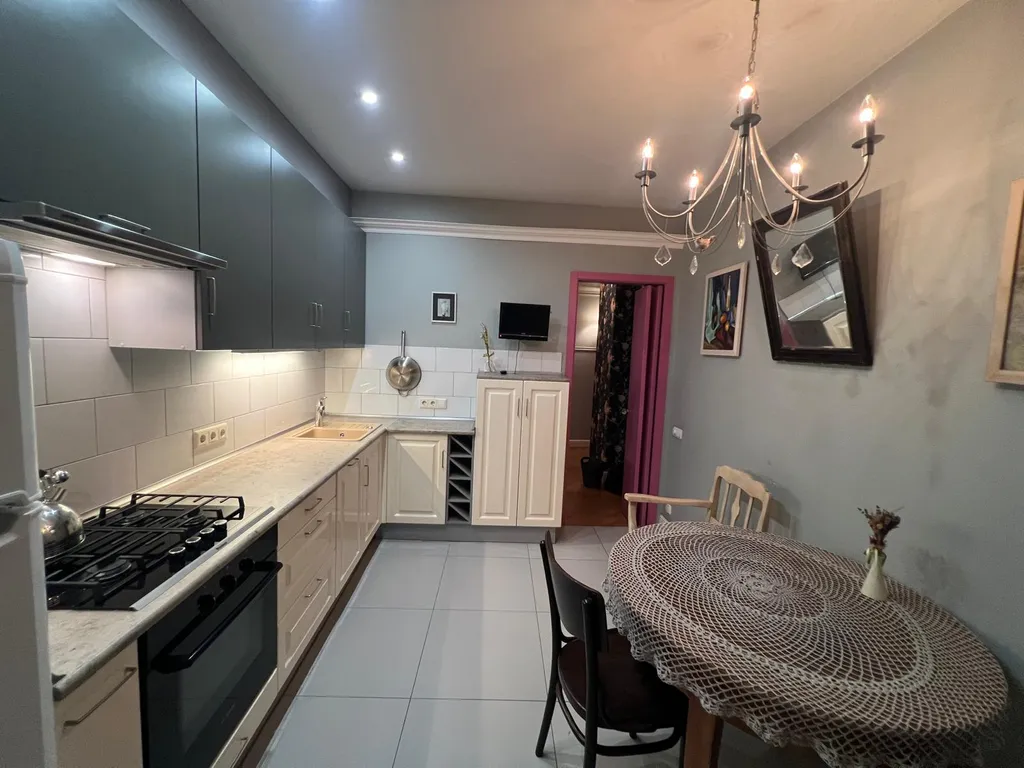 Квартира Трехкомнатная сталинка в центре — Минск