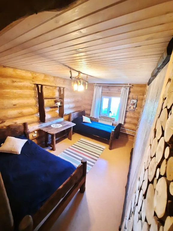 Гостевой дом в яблоневом саду из бревен Карельской сосны