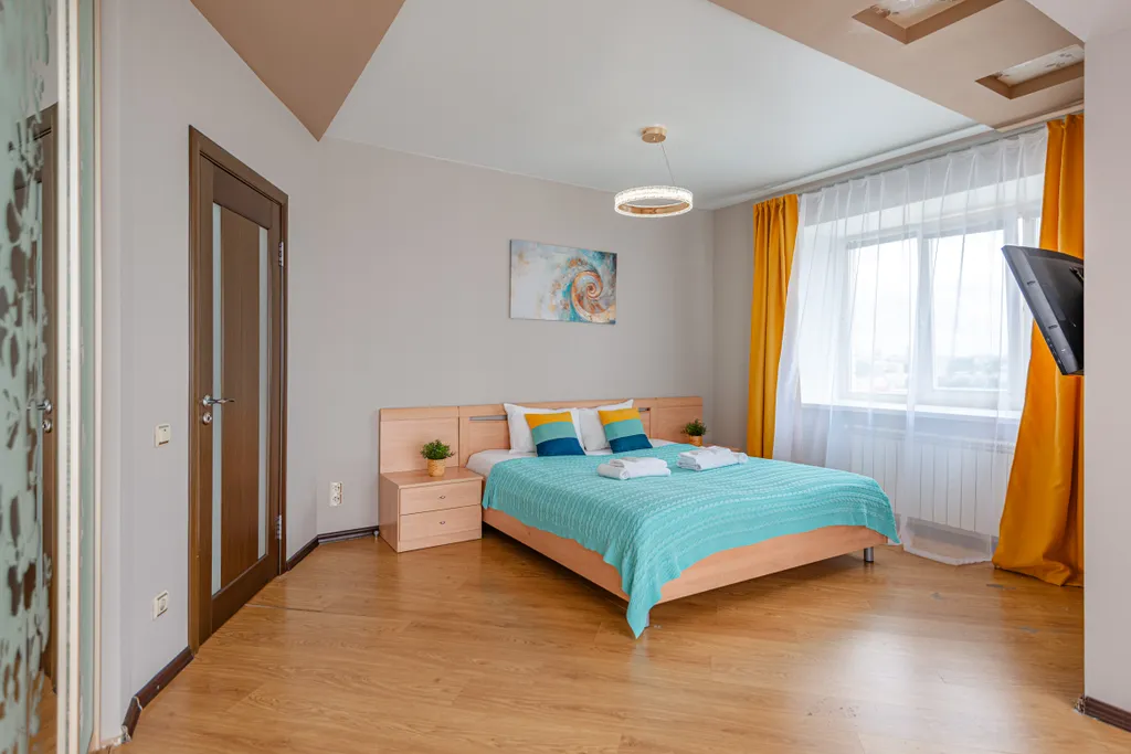 Просторная на заливе с панорамными окнами, кондиционер, 2 TV