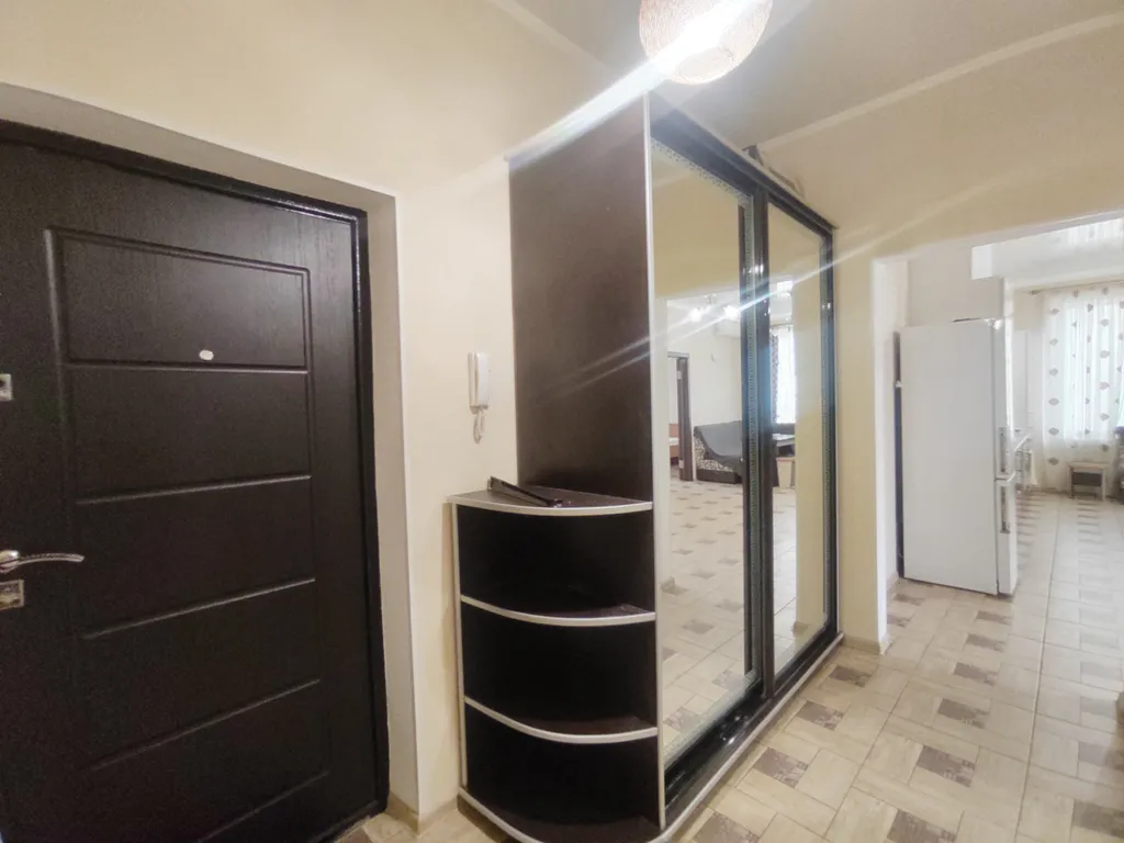 Квартира Жильё у моря. 2-комнатная квартира в центре — Геленджик