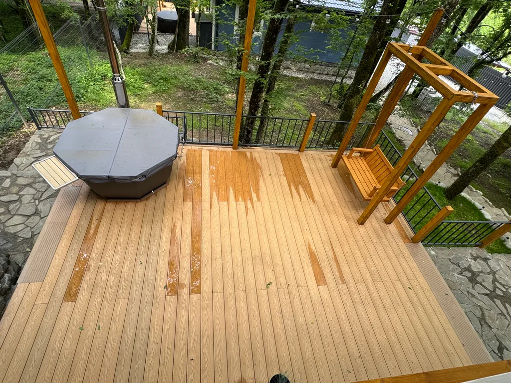 "ПОД КРОНАМИ" -Дом с чаном в лесу