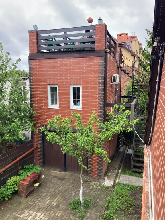 Коттедж Отдельный домик с террасой и зоной барбекю — Калининград