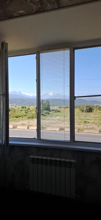 Уютная однокомнатная квартира с видом на горы