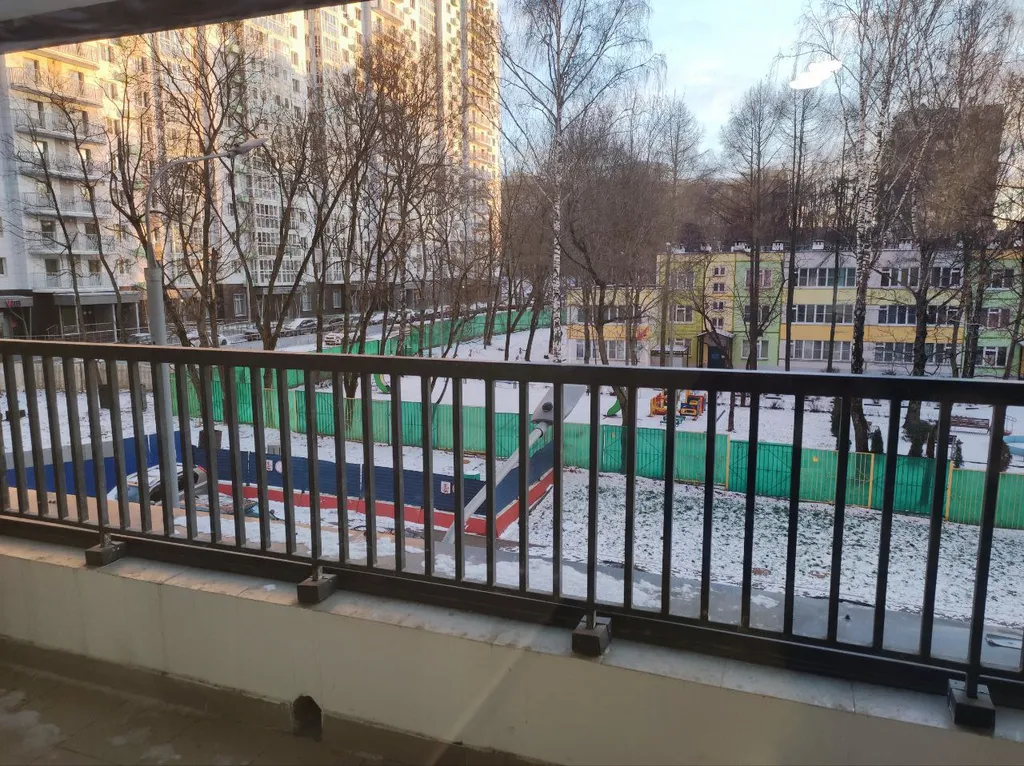 Двушка с большой кухней в новом доме около Щуки