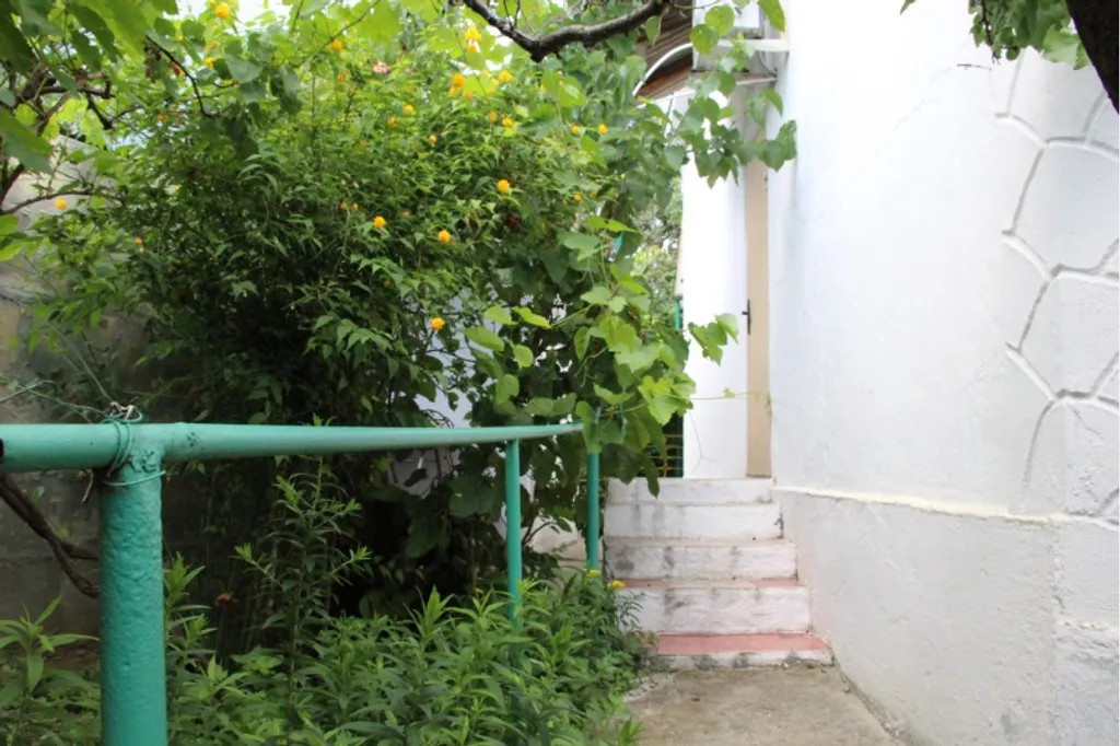 Отдельный коттедж — аренда посуточно в Гурзуф