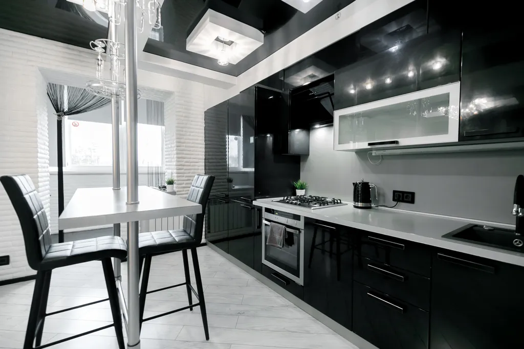 Дизайнерская студия в черно-белом стиле