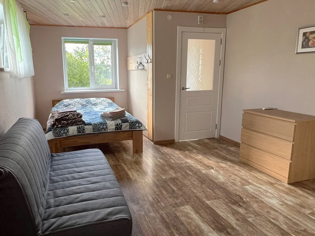 Домик у озера