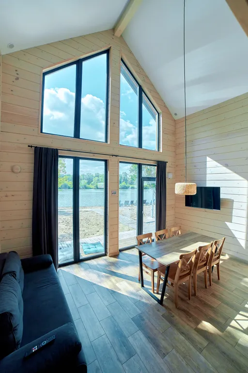 2-этажный коттедж у озера с видом на горы